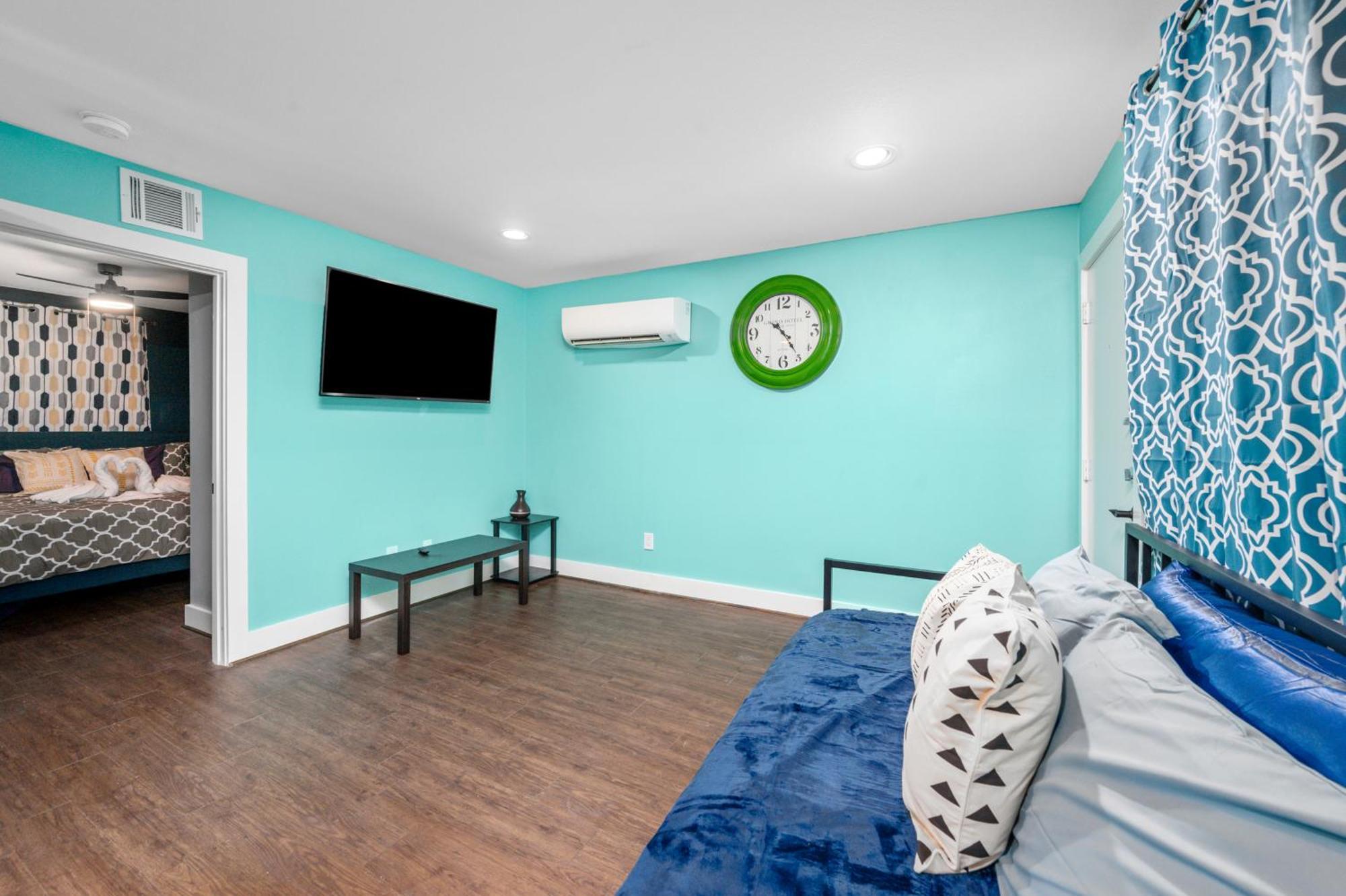 Chic 1br With King Bed And Free Park Houston